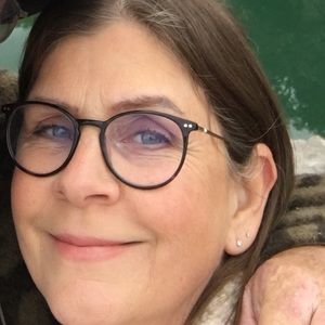 Meet your Posher, Pennie